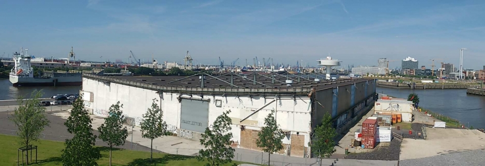 Theaer der Welt at Hamburg harbour