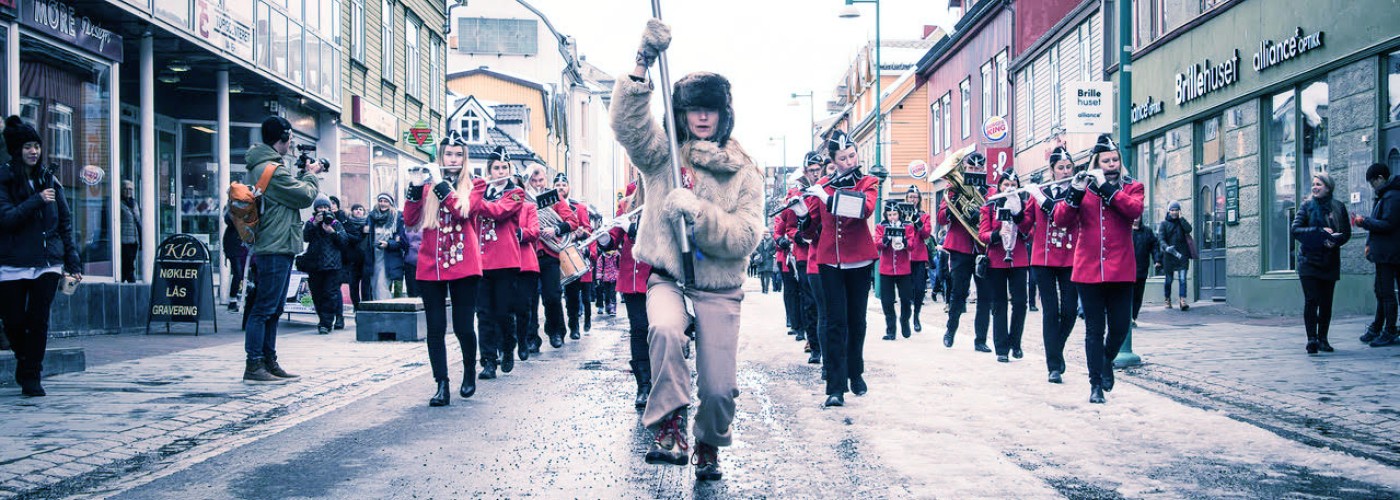© NORDTING / The Northern Assembly marching the streets of Tromsø as part of its election campaign for the Norwegian Parliament, 2017. Photo by Martin Eilertsen. tromso