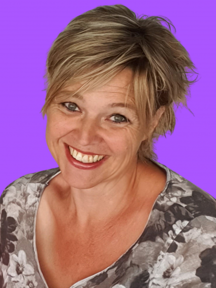 Profile picture of Aniko Racz on purple background