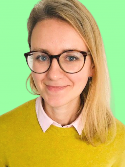 Profile picture of Elena Polivtseva on green background