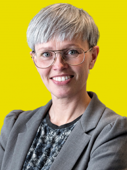 Profile picture of Susanne Naess Nielsen on yellow background