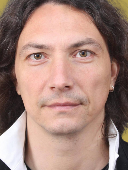 Profile picture of Vesselin Dimov on golden background