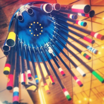 © European Parliament, Instapic: the EU flag statue inside the European Parliament, Flickr